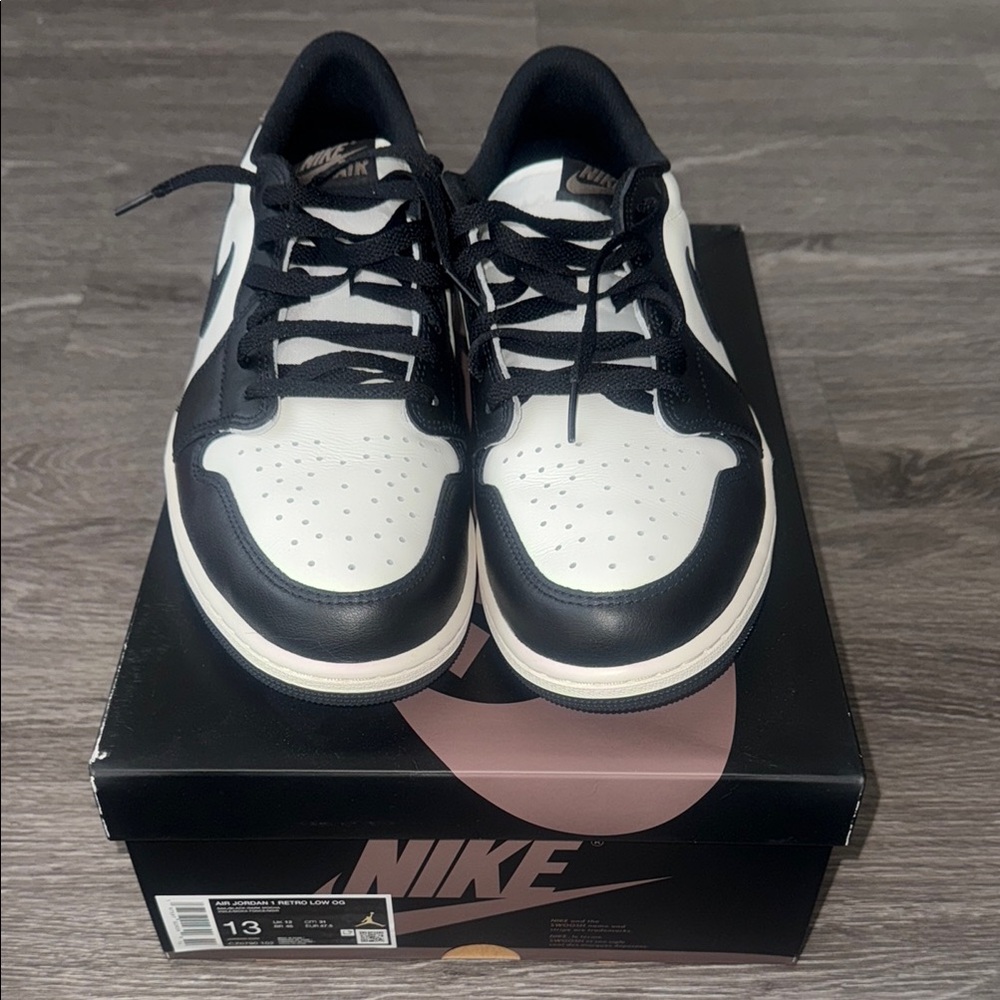 Nike Classic Black and White Low-Top Sneakers